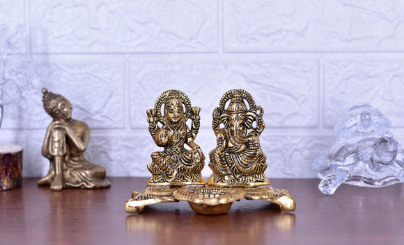 White Whale Lakshmi Laxmi Ganesh murti Idol Ganesha Diya puja Deepak - Metal Lakshmi Ganesh Statue - Diwali Home Decoration Items - Lakshmi Ganesh for Diwali Showpiece Oil Lamp